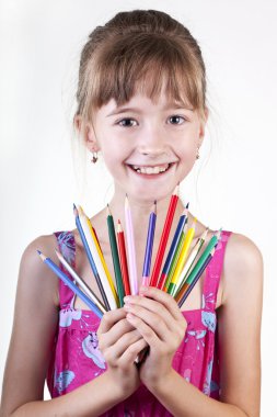 kalem ile genç kız