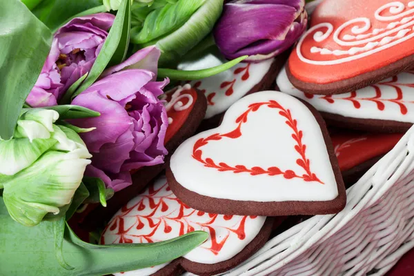 Peperkoek hart en tulpen — Stockfoto