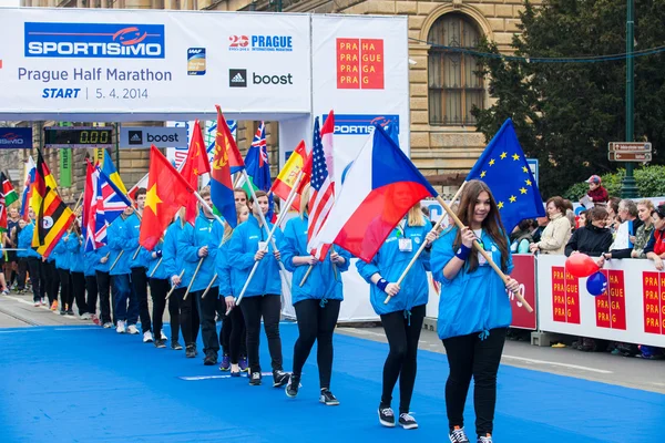 Prag, Tjeckien, april, 2014, Halvmarathon praha — Stockfoto