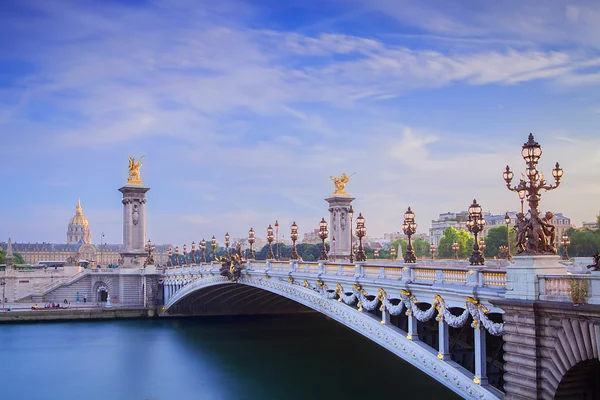 O Grand Palais e Pont Alexandre III — Fotografia de Stock