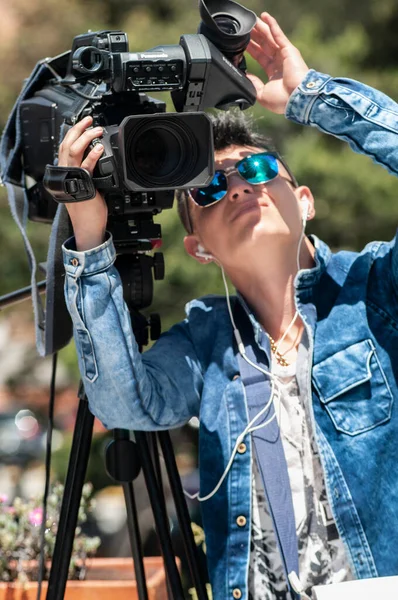 Man Blue Glasses Video Camera — Stock Photo, Image