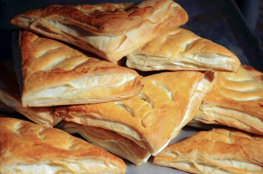 İlk planda queso hilal. 
