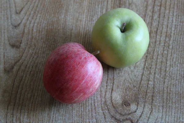 Red and green apples — Stock Photo, Image