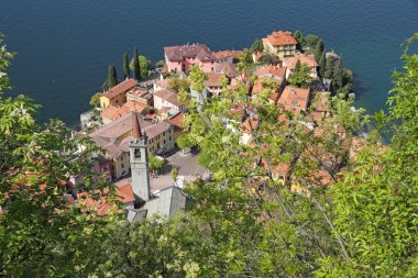 Como Gölü'nün üzerinde Varenna Köyü