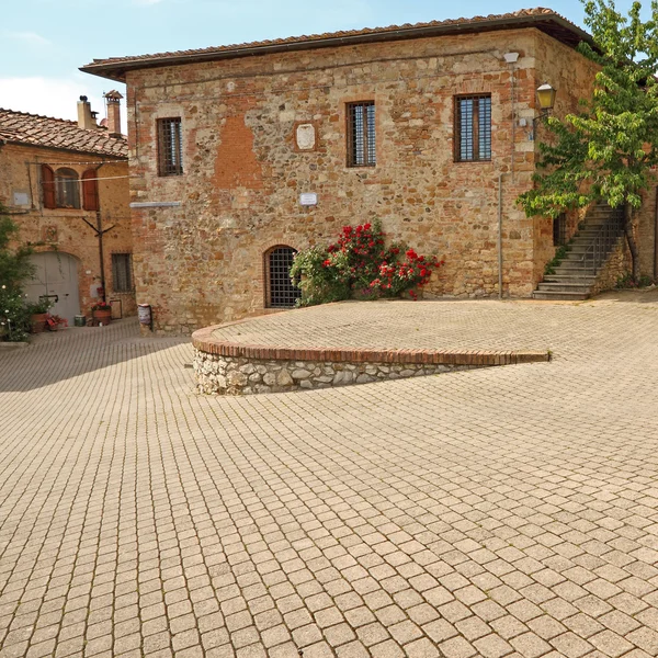 Main Square in small italian town Murlo — Stock Photo, Image