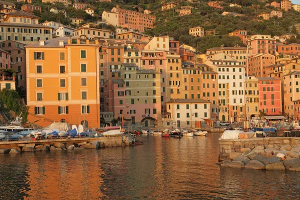 Piękny włoski morskich wieś zachód światło, camogli, ligur — Zdjęcie stockowe