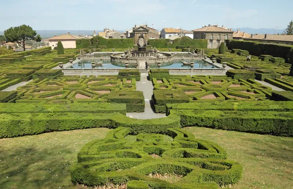 Маньеристский сад виллы Ланте в Баньяе, недалеко от Витербо, Лацио , — стоковое фото