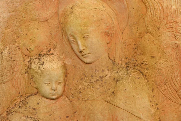 Vierge avec enfant et anges — Photo