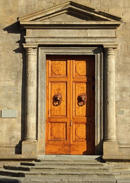 Monumental door — Stock Photo, Image