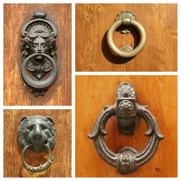 Batedores de porta antigos — Fotografia de Stock