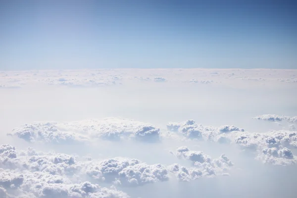Хмари зверху — стокове фото