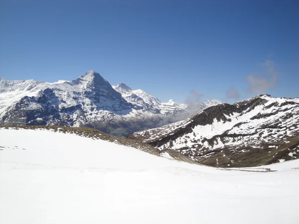 Tavasszal az Eiger — Stock Fotó