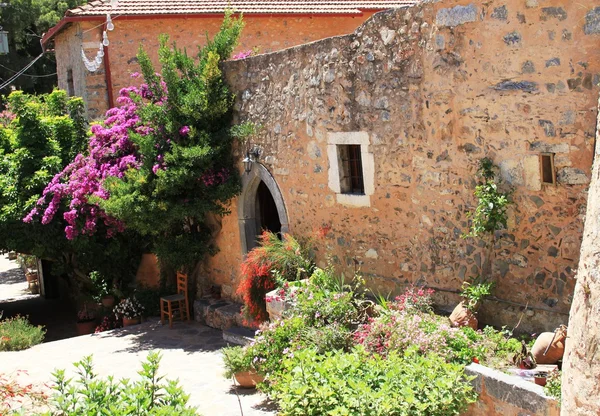 Akdeniz manastırın Bahçe