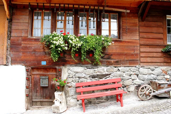 스위스에 있는 농장 집 — 스톡 사진