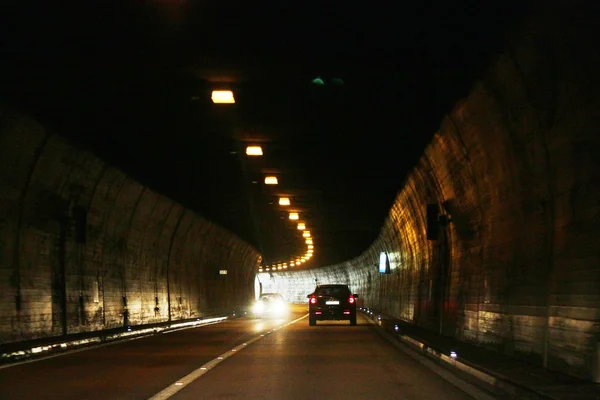 Tunnelüberquerung — Stockfoto