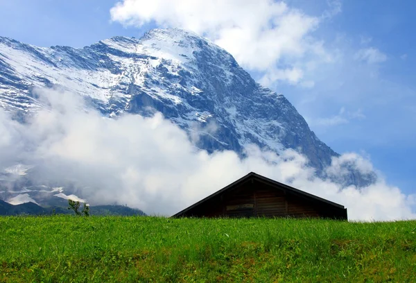 Cottage in the mountains — Stock Photo, Image