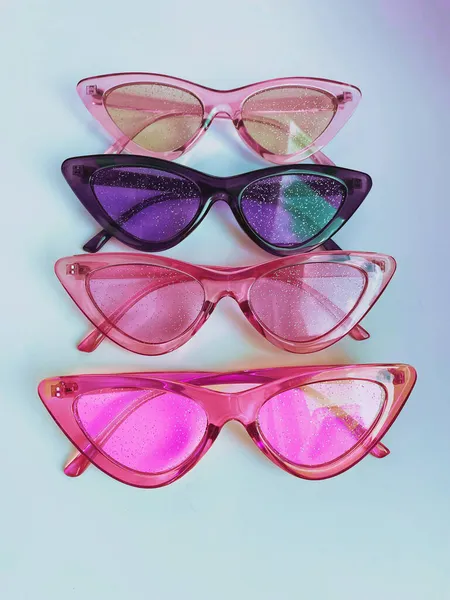 Trendige Accessoires Eine Reihe Modischer Mehrfarbiger Brillen — Stockfoto