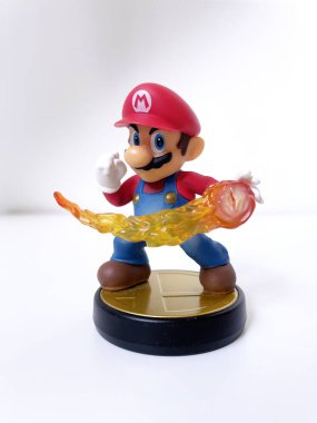 Süper Mario heykelciği. Çocuk oyunu için.