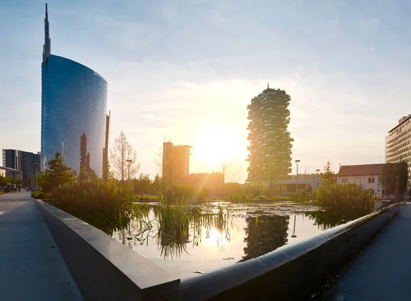 stock image Modern buildings and artificial lake and gardens of the new business district of Milan