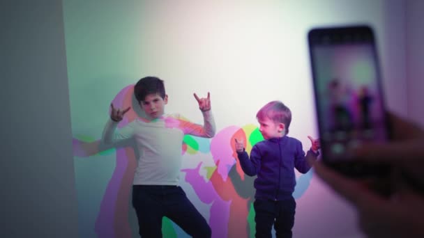 Color Illusion Male Children Posing Photo Mobile Phone Background Mixed — Vídeos de Stock