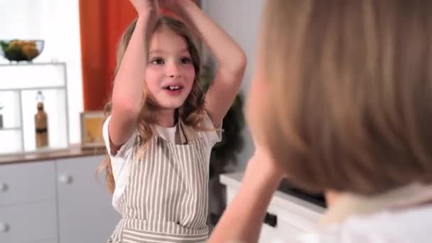 Relationship Family Happy Girl Apron Having Fun Mom While Cooking — Stok video