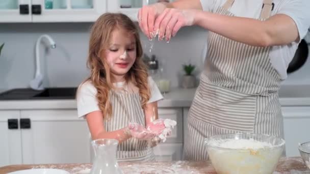 Baking Home Adorable Little Girl Having Fun Mom Making Bun — Wideo stockowe