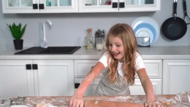Helping Parents Girl Apron Helps Mother Cook Buns Rolls Wheat — Vídeo de stock