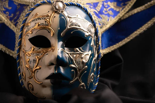 Venedik karnaval maskesi. Venedik Karnavalı Sembolü