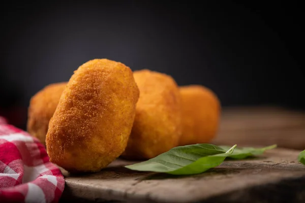 Deliciosas Bolas Arroz Hechas Casa Sicilia Una Siciliana Arancine Comida —  Fotos de Stock