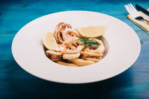 Deep Fried Calamari Rings Dish Close —  Fotos de Stock