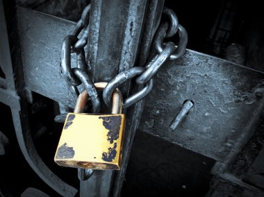 zincir ve asma kilit