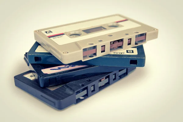 レトロテープカセット分離 ビンテージカラー効果 — ストック写真