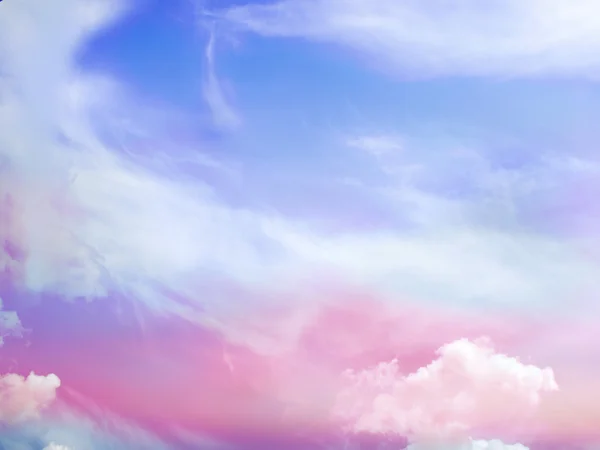Cielo de color con nubes, fondo —  Fotos de Stock