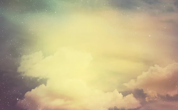 Der Himmel mit Wolken als Hintergrund — Stockfoto