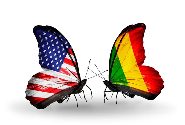 Dos mariposas con banderas en alas como símbolo de relaciones EEUU y Malí —  Fotos de Stock