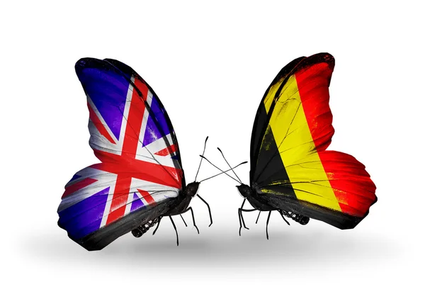 2 つの蝶の翼上のフラグと関係の記号としてイギリスおよびベルギー — ストック写真