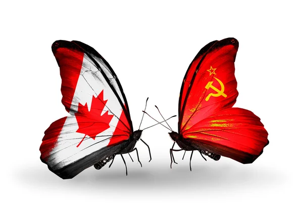 Due farfalle con bandiere sulle ali come simbolo delle relazioni Canada e Unione Sovietica — Foto Stock