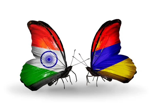 Dos mariposas con banderas en alas como símbolo de relaciones India y Armenia —  Fotos de Stock