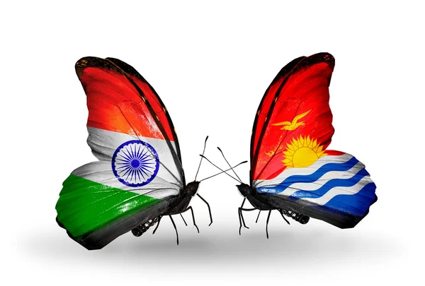 Dos mariposas con banderas en alas como símbolo de relaciones India y Kiribati —  Fotos de Stock