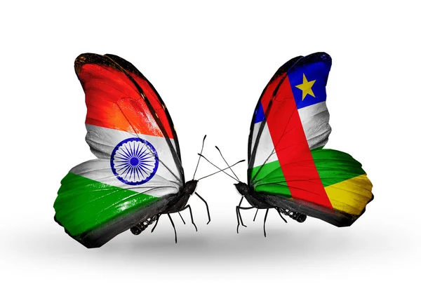 Dos mariposas con banderas en alas como símbolo de relaciones India y CAR — Foto de Stock