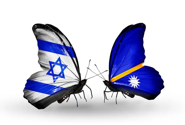 Две бабочки с флагами на крыльях как символ отношений Израиля и Науру — стоковое фото