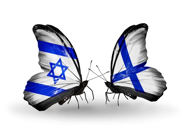 Δύο πεταλούδες με σημαίες με φτερά ως σύμβολο των σχέσεων Ισραήλ και Φινλανδία — Stockfoto
