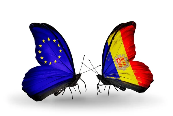 Две бабочки с флагами на крыльях как символ отношений ЕС и Андорры — стоковое фото