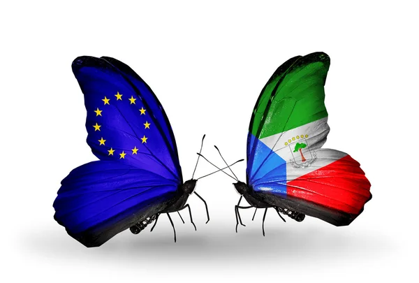 Duas borboletas com bandeiras em asas como símbolo das relações UE e Guiné Equatorial — Fotografia de Stock