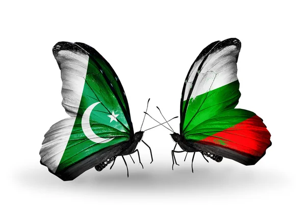 Two butterflies with flags of Pakistan and Bulgaria on wings — Stock Photo, Image