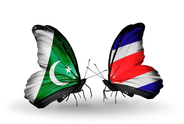 2 匹の蝶翼にパキスタンとコスタリカの旗 — ストック写真