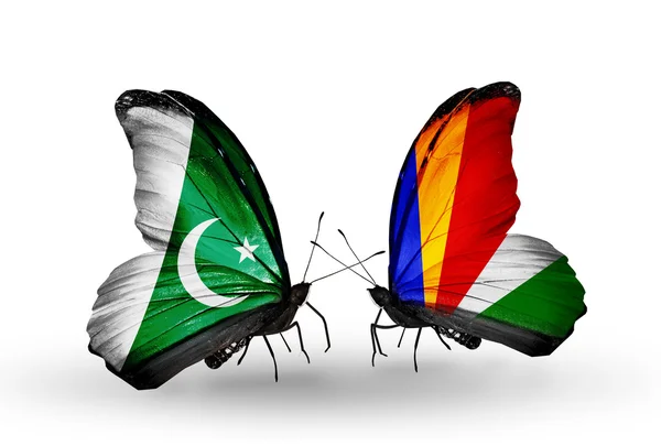 2 匹の蝶翼にパキスタンおよびセイシェルの旗 — ストック写真