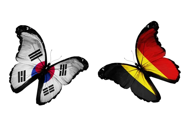 Twee vlinders met Zuid-korea en België vlag — Stockfoto