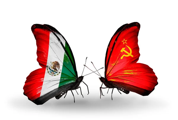 Twee vlinders met vlaggen van mexico en de Sovjet-Unie op vleugels — Stockfoto