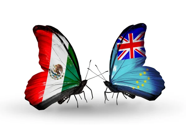 Dva motýli s vlajkami Mexika a tuvalu na křídlech — Stock fotografie